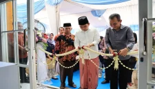 Bupati Jember Muhammad Fawait saat peresmian Klinik Grand Medika Silo di Desa Sempolan, Kecamatan Silo, Sabtu (10/10/2026). (Dok. Heryy/RadarBangsa.co.id)