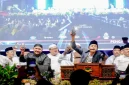 Gus Iqdam menyampaikan tausiah dalam pengajian akbar Hari Santri Nasional 2026 di Lapangan Kejayan, Pasuruan. Selasa, 27 Oktober 2026 (Foto Ho/RadarBangsa.co.id).