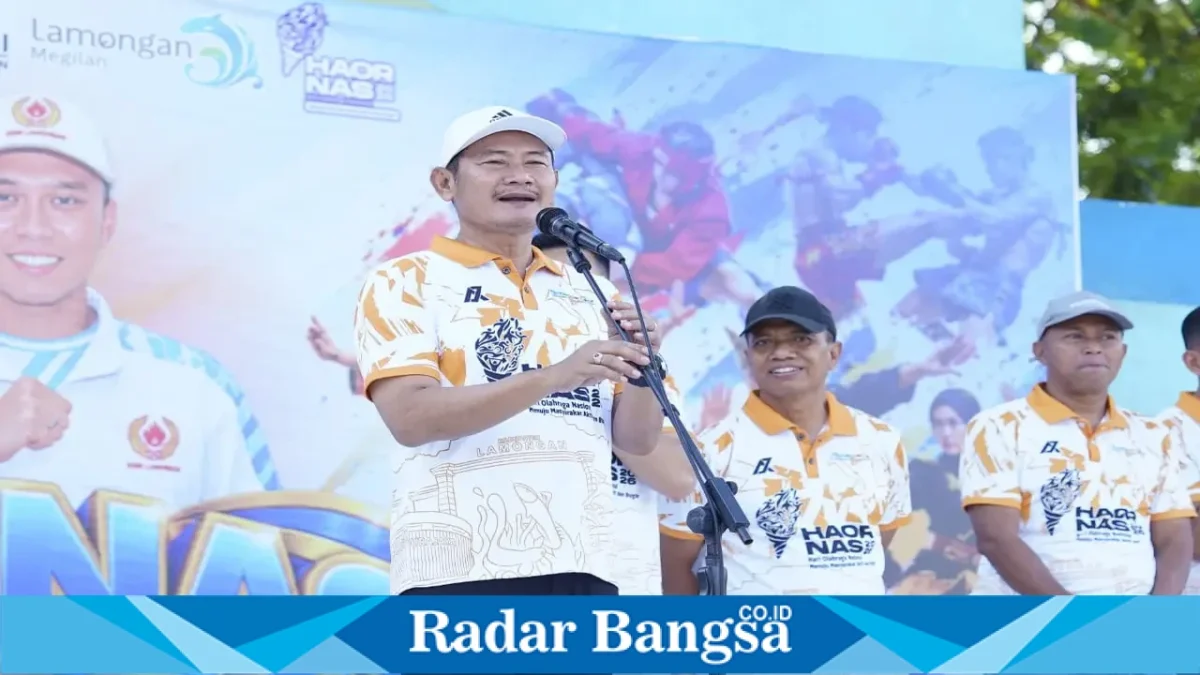 Bupati Lamongan Yuhronur Efendi saat peringatan Haornas ke-43 di Alun-alun Lamongan, Minggu (4/10/2026). (Dok. Ho/RadarBangsa.co.id)