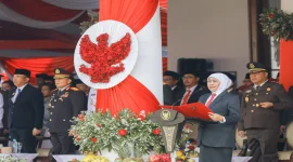 Gubernur Jawa Timur Khofifah Indar Parawansa saat memimpin Upacara Peringatan Hari Kesaktian Pancasila di Gedung Negara Grahadi, Surabaya, Kamis (1/10/2026). (Dok. Ho/RadarBangsa.co.id)