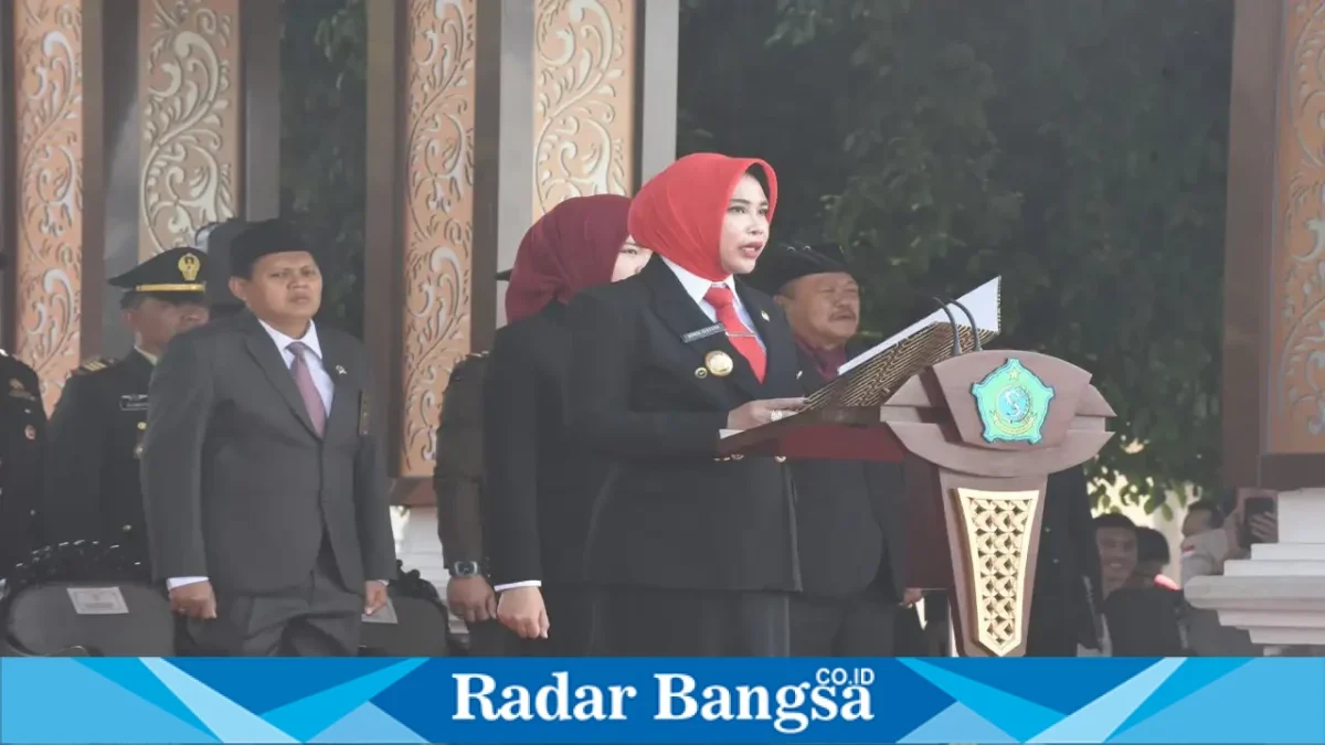 Wakil Bupati Sidoarjo Hj. Mimik Idayana memimpin Upacara Peringatan Hari Kesaktian Pancasila 2026 di Alun-Alun Sidoarjo, Kamis (1/10/2026). (Dok. Ho/RadarBangsa.co.id)