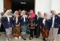 Lia Istifhama saat menjadi narasumber Islamic Talkshow bertajuk Membangun Peradaban dari Timur di Universitas Trunojoyo Madura, Rabu (21/10/2026). (Dok. Ho/RadarBangsa.co.id)