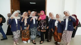 Lia Istifhama saat menjadi narasumber Islamic Talkshow bertajuk Membangun Peradaban dari Timur di Universitas Trunojoyo Madura, Rabu (21/10/2026). (Dok. Ho/RadarBangsa.co.id)