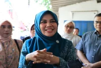Ketua TP-PKK Kabupaten Jember Ning Ghyta Eka Puspita mendampingi kunjungan layanan Homecare kepada warga sasaran di Kabupaten Jember, Sabtu (10/10/2026). (Dok. Ho/RadarBangsa.co.id)