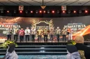 Bupati Pasuruan Mas Rusdi saat menerima penghargaan dalam JawaPos.com Wilwatikta Awards 2026 di Legacy Ballroom, Surabaya, Jumat (30/10/2026). (Dok. Ho/RadarBangsa.co.id)