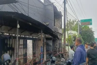Ruko UD Asterpal di Dusun Tanjung, Desa Gempol, Kabupaten Pasuruan, terbakar pada Senin (26/10/2026) dini hari. (Dok. Ho /RadarBangsa.co.id).