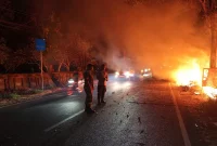 Kebakaran melanda warung legen di Dusun Mantup Selatan, Desa Mantup, Kecamatan Mantup, Lamongan, Rabu (7/10/2026) malam.