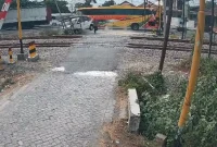Kecelakaan yang melibatkan bus dan mobil penumpang terjadi di Desa Karangtinggil, Kecamatan Pucuk, Kabupaten Lamongan, Sabtu (10/10/2026). (Dok. Ho/RadarBangsa.co.id)