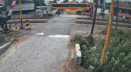 Kecelakaan yang melibatkan bus dan mobil penumpang terjadi di Desa Karangtinggil, Kecamatan Pucuk, Kabupaten Lamongan, Sabtu (10/10/2026). (Dok. Ho/RadarBangsa.co.id)