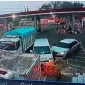 Mobil yang menabrak tiga sepeda motor dan satu ambulans di area SPBU Dusun Kruwul, Kecamatan Turi, Lamongan, Kamis (29/10/2026). (Dok. Humas Polres Lamongan/RadarBangsa.co.id)