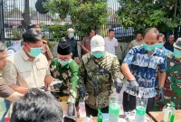 Pemusnahan barang bukti dari 115 perkara pidana yang telah berkekuatan hukum tetap di halaman Kantor Kejari Kabupaten Pasuruan, Bangil, Kamis (15/10/2026).