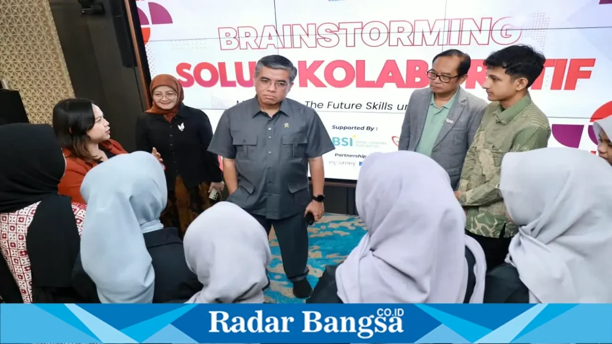 Menteri Ketenagakerjaan Yassierli saat menyampaikan pandangan dalam acara Brainstorming GNIK Academy di Jakarta, Sabtu (17/10/2026). (Dok. Ho/RadarBangsa.co.id)