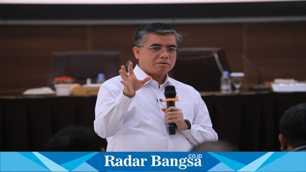 Menteri Ketenagakerjaan Yassierli saat memberikan arahan dalam kunjungan kerja di BPVP Bandung Barat, Jawa Barat, Jumat (9/10/2026). (Dok. Kemnaker)