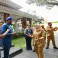 Bupati Banyuwangi Ipuk Fiestiandani menerima delegasi bisnis Nigeria yang dipimpin Ishmael Balogun untuk menjajaki peluang kerja sama perdagangan dan investasi. (Dok. Ho/RadarBangsa.co.id).