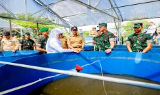 38.075 Rumah Warga Jatim Ditangani TNI, Khofifah: Pengabdian Prajurit Sangat Berarti