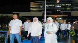 Gubernur Jawa Timur Khofifah Indar Parawansa menghadiri acara kenal pamit Kapolda Jatim di Mapolda Jatim, Surabaya, Selasa (13/10). (Dok. Ho/RadarBangsa.co.id)