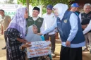 Gubernur Jawa Timur Khofifah Indar Parawansa meninjau rumah warga penerima bantuan bedah rumah di Kabupaten Sumenep dalam rangka Hari Jadi ke-81 Provinsi Jawa Timur. (Dok. Ho/RadarBangsa.co.id)