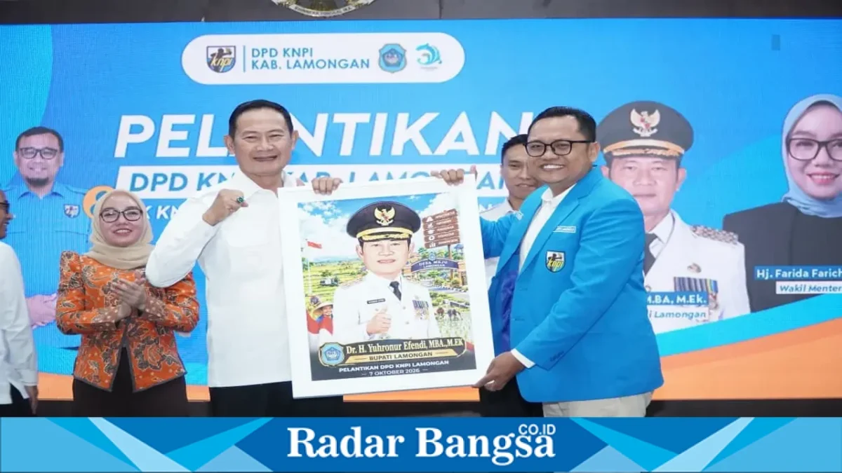 Bupati Lamongan Yuhronur Efendi menghadiri pelantikan DPD KNPI Lamongan periode 2026–2029 di Pendopo Lokatantra, Rabu (7/10/2026).