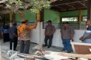 Komisi C DPRD Kabupaten Lamongan saat melakukan inspeksi mendadak (sidak) proyek revitalisasi SDN Balwi , Kecamatan Karangbinangun, Lamongan, Kamis (1/10/2026). (Dok Ho/RadarBangsa.co.id)