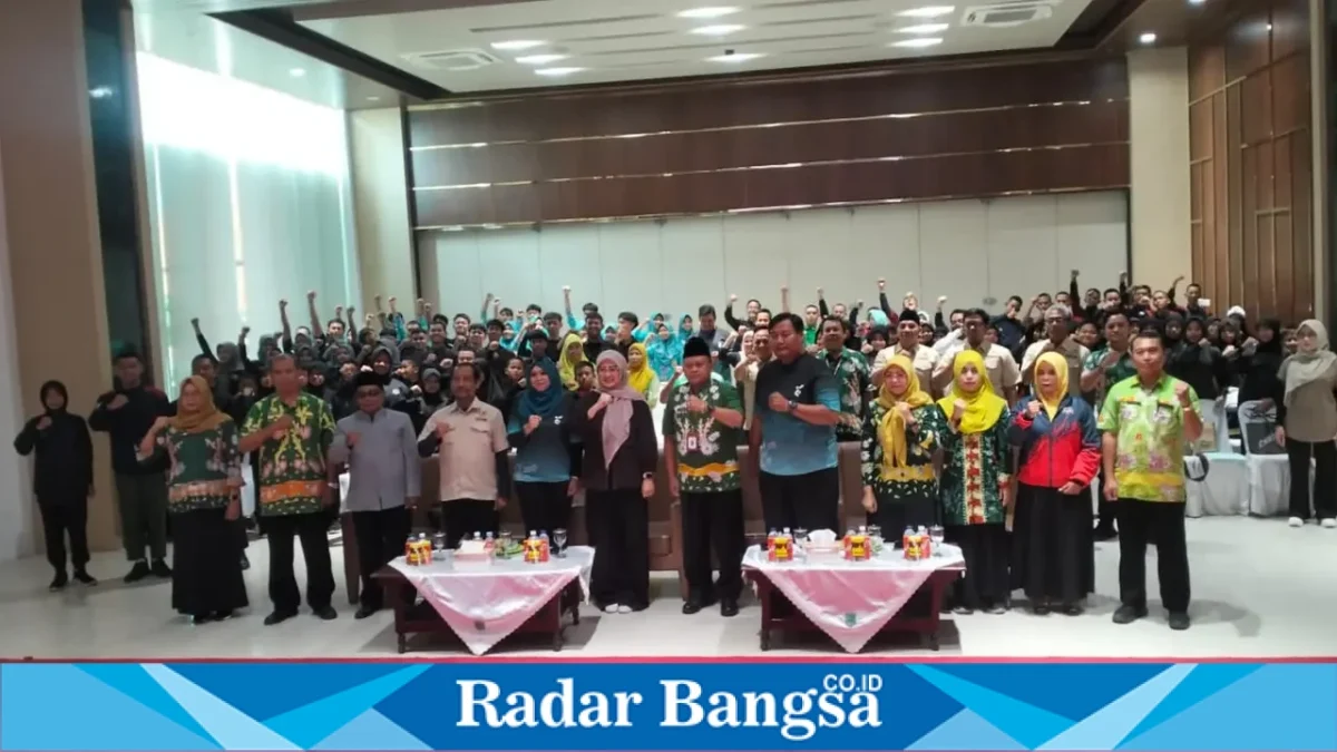 Ketua KORMI Kabupaten Pasuruan, drg. Hj. Merita Ariestya Yudi, saat melepas kontingen FORBASI Kabupaten Pasuruan menuju Kejurda 2026 di Aula Empu Sendok, Kompleks Perkantoran Bupati Pasuruan, Raci, Bangil, Kamis (8/10/2026). (Dok. Ho/RadarBangsa.co.id)