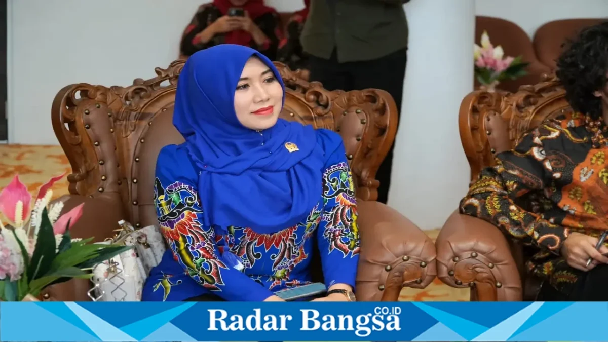 Lia Istifhama saat mengenakan batik dalam kegiatan publik, Jumat (2/10/2026). (Dok. Ho/RadarBangsa.co.id)