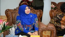 Lia Istifhama saat mengenakan batik dalam kegiatan publik, Jumat (2/10/2026). (Dok. Ho/RadarBangsa.co.id)