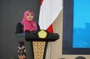 Lia Istifhama saat menjadi narasumber Simposium Legislatif DPM KM UTM di Gedung Rektorat UTM, Bangkalan, Rabu (21/10/2026). (Dok. Ho/RadarBangsa.co.id)