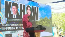Lia Istifhama menyampaikan gagasan demokrasi hijau dalam kegiatan GAS Pemuda di Surabaya. (Dok. Ho/RadarBangsa.co.id).