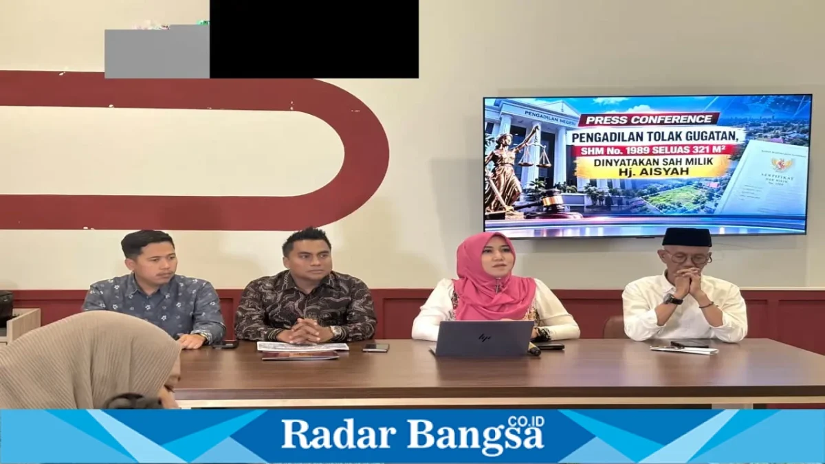 Lia Istifhama saat menyampaikan keterangan terkait sengketa tanah, Jumat (2/10/2026). (Dok. Ho/RadarBangsa.co.id)