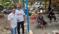Wakil Ketua Tim Pengarah Percepatan Pembangunan Daerah (TP3D) Jember, Dima Achyar (kiri), bersama Ketua MAKI Jawa Timur, Heru Satrio (kanan), saat kegiatan lomba mancing lele di Kolam Pancing Tri Jaya, Jember, Sabtu (24/10/2026). (Dok. Ho/RadarBangsa.co.id)
