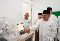 Kiai dan santri mengikuti pemeriksaan kesehatan gratis di RSNU Pasuruan dalam rangkaian menyambut Hari Santri Nasional 2026, Kamis (22/10/2026). (Dok. Ho/RSNU Pasuruan/RadarBangsa.co.id).