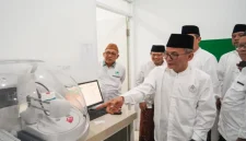 Kiai dan santri mengikuti pemeriksaan kesehatan gratis di RSNU Pasuruan dalam rangkaian menyambut Hari Santri Nasional 2026, Kamis (22/10/2026). (Dok. Ho/RSNU Pasuruan/RadarBangsa.co.id).