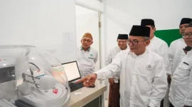 Kiai dan santri mengikuti pemeriksaan kesehatan gratis di RSNU Pasuruan dalam rangkaian menyambut Hari Santri Nasional 2026, Kamis (22/10/2026). (Dok. Ho/RSNU Pasuruan/RadarBangsa.co.id).