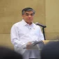 Menaker Yassierli menyampaikan paparan mengenai penguatan regulasi pelindungan pekerja dalam forum serikat pekerja Asia Pasifik di Jakarta. (Dok. Ho/Kemnaker/RadarBangsa.co.id).