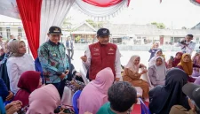 Menteri Sosial Saifullah Yusuf saat mengunjungi KDKMP Desa Sidorejo, Kecamatan Deket, Kabupaten Lamongan, Kamis (15/10/2026). (Dok. Ho/RadarBangsa.co.id)