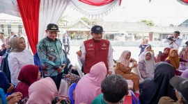 Menteri Sosial Saifullah Yusuf saat mengunjungi KDKMP Desa Sidorejo, Kecamatan Deket, Kabupaten Lamongan, Kamis (15/10/2026). (Dok. Ho/RadarBangsa.co.id)