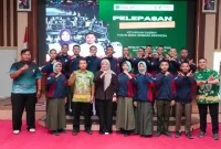 Ketua KORMI Kabupaten Pasuruan, Merita Rusdi Sutejo, saat memberangkatkan kontingen FORBASI Kabupaten Pasuruan menuju Kejurda Jawa Timur 2026 di Kantor Bupati Pasuruan, Kamis (8/10/2026). (Dok. Ho/RadarBangsa.co.id)