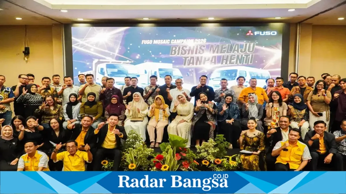Wakil Bupati Sidoarjo Hj. Mimik Idayana menghadiri Fuso Mosaic Campaign 2026 di Hotel Neo Waru, Jumat (9/10/2026). (Dok. Ho/RadarBangsa.co.id)