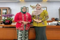 Anggota DPD RI asal Jawa Timur Dr. Hj. Lia Istifhama bersama Menteri PPPA RI Hj. Arifatul Choiri Fauzi. (Dok. Ho/RadarBangsa.co.id)
