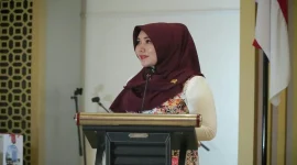 Lia Istifhama atau Ning Lia saat berbagi pengalaman tentang kepemimpinan, politik, dan pengabdian kepada mahasiswa di lingkungan perguruan tinggi. (Dok. Ho/RadarBangsa.co.id)