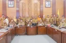 Bupati Sidoarjo Subandi saat audiensi bersama kepala desa se-Kecamatan Wonoayu membahas penanganan sungai dan saluran air, Selasa (20/10/2026). (Dok. Ho/RadarBangsa.co.id)