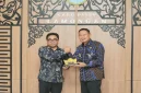 Koordinasi Ombudsman RI dan Pemkab Lamongan terkait evaluasi penilaian maladministrasi penyelenggaraan pelayanan publik 2026. Jumat, 23 Oktober 2026 (Foto: Dok. Ho/Pemkab Lamongan/RadarBangsa.co.id).