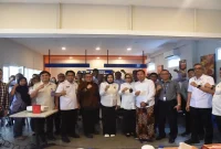 Wakil Bupati Sidoarjo Mimik Idayana membuka kegiatan One Desk Stop Service yang diikuti 22 perusahaan di Japfa Corner, Kecamatan Buduran, Rabu (21/10/2026). (Dok. Ho/RadarBangsa.co.id)