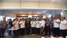 Wakil Bupati Sidoarjo Mimik Idayana membuka kegiatan One Desk Stop Service yang diikuti 22 perusahaan di Japfa Corner, Kecamatan Buduran, Rabu (21/10/2026). (Dok. Ho/RadarBangsa.co.id)