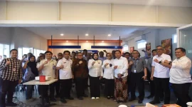 Wakil Bupati Sidoarjo Mimik Idayana membuka kegiatan One Desk Stop Service yang diikuti 22 perusahaan di Japfa Corner, Kecamatan Buduran, Rabu (21/10/2026). (Dok. Ho/RadarBangsa.co.id)