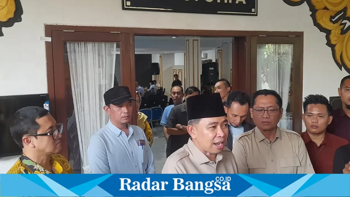 Bupati Jember Gus Fawait bersama jajaran pemerintah daerah dan pihak rumah sakit dalam kegiatan bakti sosial kesehatan di RSD dr. Soebandi Jember, Sabtu (17/10/2026). (Dok. Ho/RadarBangsa.co.id)