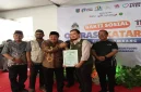 Bupati Jombang Warsubi menghadiri kegiatan bakti sosial operasi katarak gratis di RSUD Ploso, Sabtu (24/10/2026). (Foto Ho/RadarBangsa.co.id) 