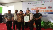 Bupati Jombang Warsubi menghadiri kegiatan bakti sosial operasi katarak gratis di RSUD Ploso, Sabtu (24/10/2026). (Foto Ho/RadarBangsa.co.id) 