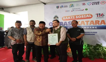 Bupati Warsubi menghadiri bakti sosial operasi katarak gratis di RSUD Ploso Jombang