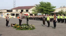 Apel gelar pasukan menandai dimulainya Operasi Patuh Candi 2026 di Mapolrestabes Semarang, Senin (26/10/2026). (Foto Ho/RadarBangsa.co.id).